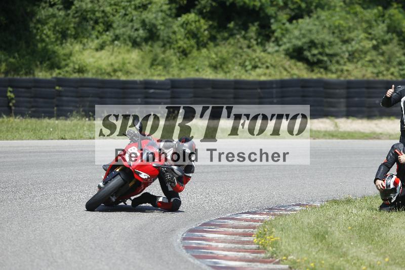 /Archiv-2025/27 12.06.2025 Ducati Schweiz Trackday Warmup  ADR/Impressionen